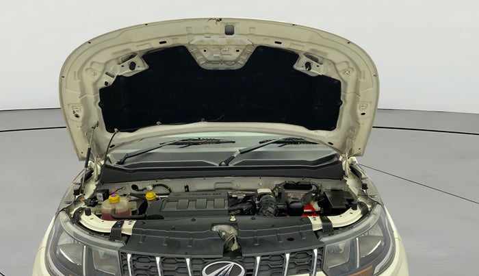 2017 Mahindra Kuv100 K8 6 STR, Petrol, Manual, 12,171 km, Open Bonet