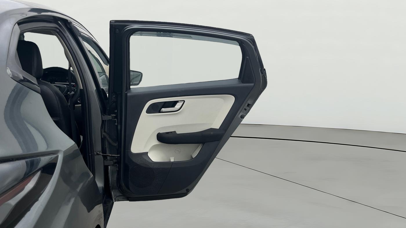 2023 Tata ALTROZ XZ DIESEL, Diesel, Manual, 47,496 km, RHS Rear Door