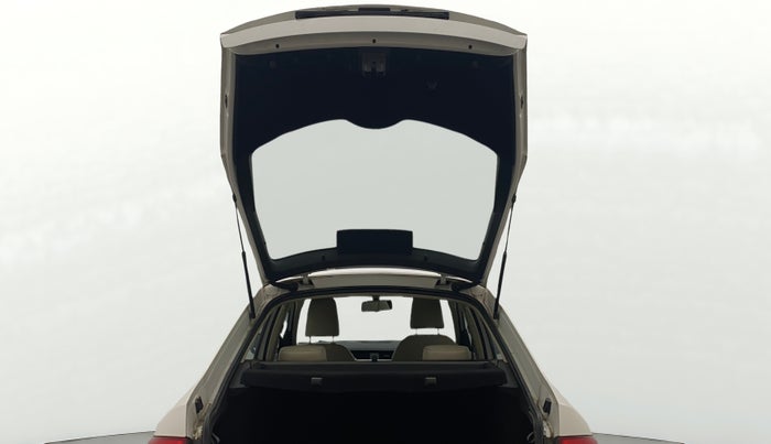 2015 Skoda Octavia ELEGANCE 1.8 TSI AT, Petrol, Automatic, 77,584 km, Boot Door Open