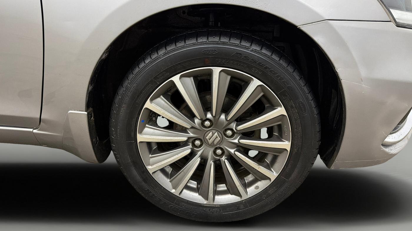 2020 Maruti Ciaz ALPHA 1.5 SHVS PETROL, Petrol, Manual, 81,045 km, Right Front Wheel