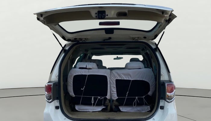 2013 Toyota Fortuner 3.0 4X4 MT, Diesel, Manual, 1,28,393 km, Boot Door Open