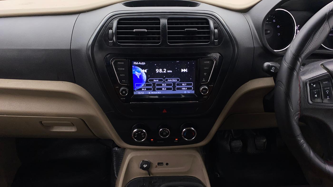 2019 Mahindra TUV300 T10, Diesel, Manual, 90,633 km, Air Conditioner