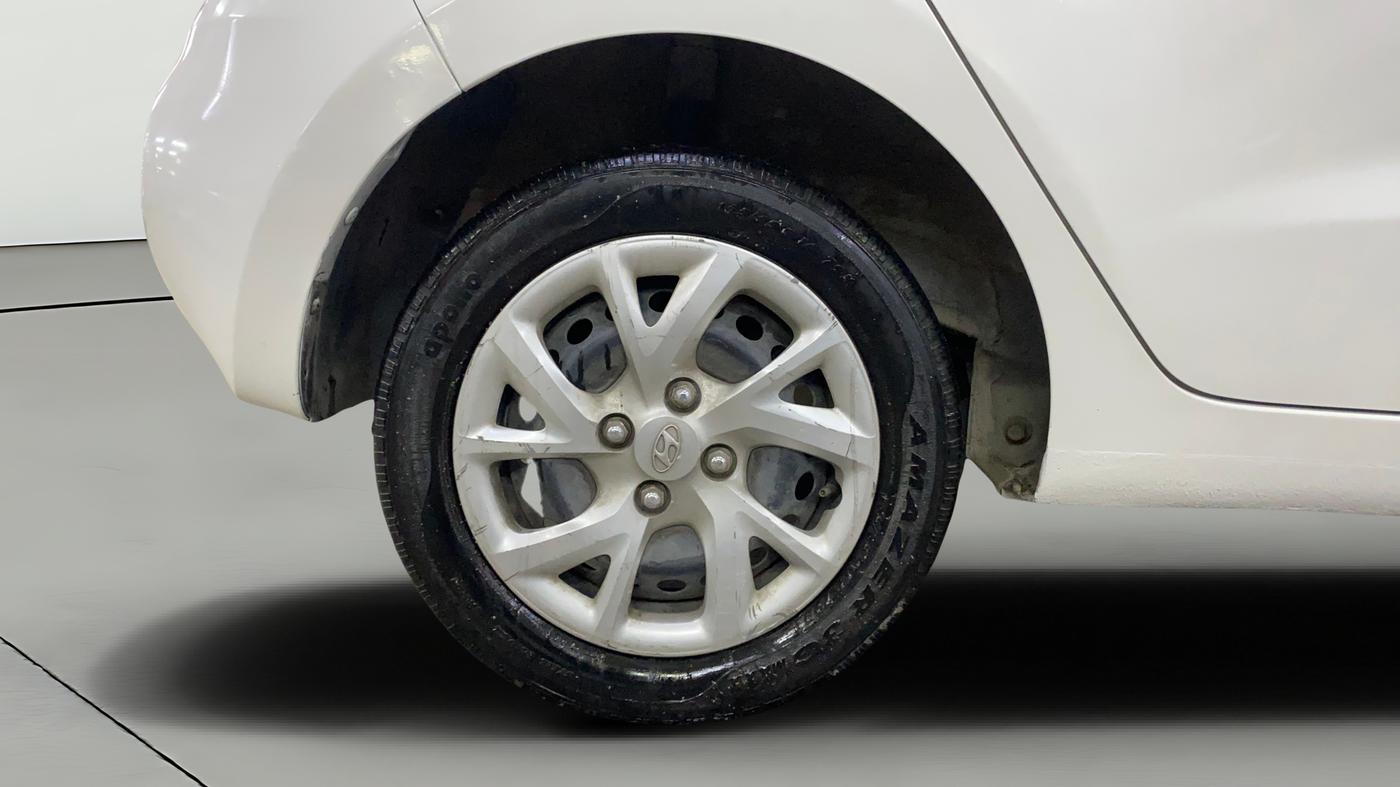 2017 Hyundai Grand i10 MAGNA AT 1.2 KAPPA VTVT, Petrol, Automatic, 26,594 km, Right Rear Wheel