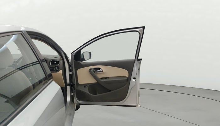 2013 Volkswagen Vento HIGHLINE DIESEL 1.6, Diesel, Manual, 85,883 km, RHS Front Door