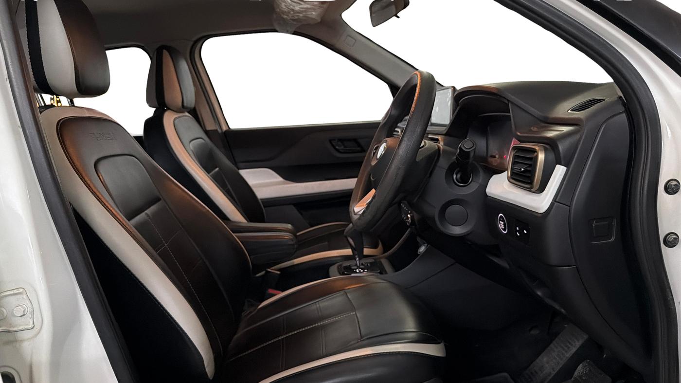 2024 Tata PUNCH ACCOMPLISHED DAZZLE PACK AMT, Petrol, Automatic, 42,564 km, Right Side Front Door Cabin