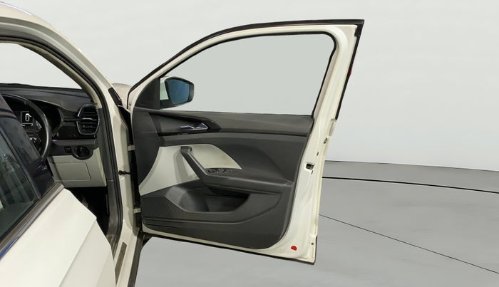 2022 Skoda KUSHAQ STYLE 1.5L TSI MT, Petrol, Manual, 21,417 km, RHS Front Door