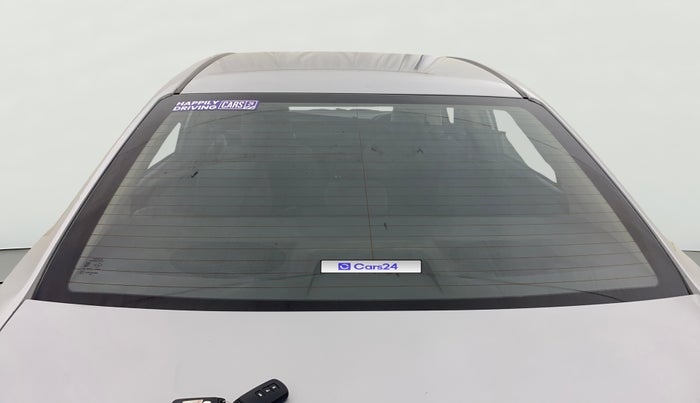 2014 Toyota Corolla Altis GL PETROL, Petrol, Manual, 1,32,247 km, Rear Windshield