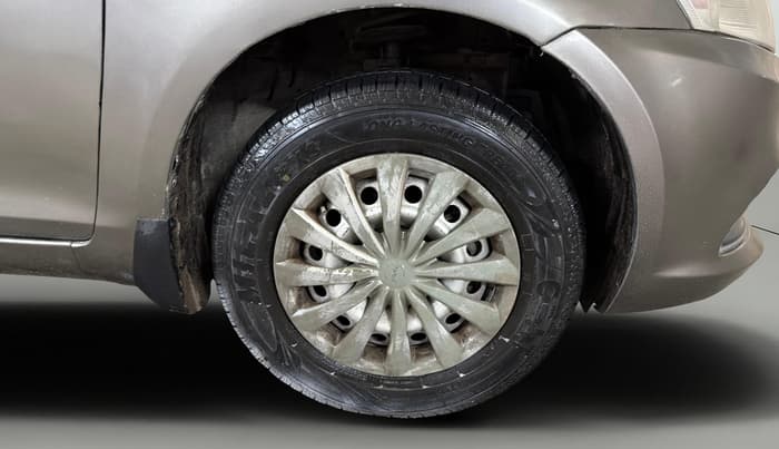 2015 Maruti Swift Dzire LXI (O), Petrol, Manual, 80,101 km, Right Front Wheel
