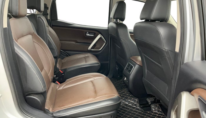 2022 Mahindra SCORPIO-N Z8 L PETROL AT 6 STR, Petrol, Automatic, 52,457 km, Right Side Rear Door Cabin