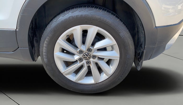 2022 Volkswagen TAIGUN HIGHLINE 1.0 TSI MT, Petrol, Manual, 28,538 km, Left Rear Wheel