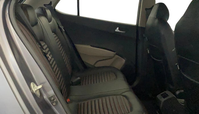 2016 Hyundai Grand i10 SPORTZ 1.2 KAPPA VTVT, Petrol, Manual, 30,747 km, Right Side Rear Door Cabin