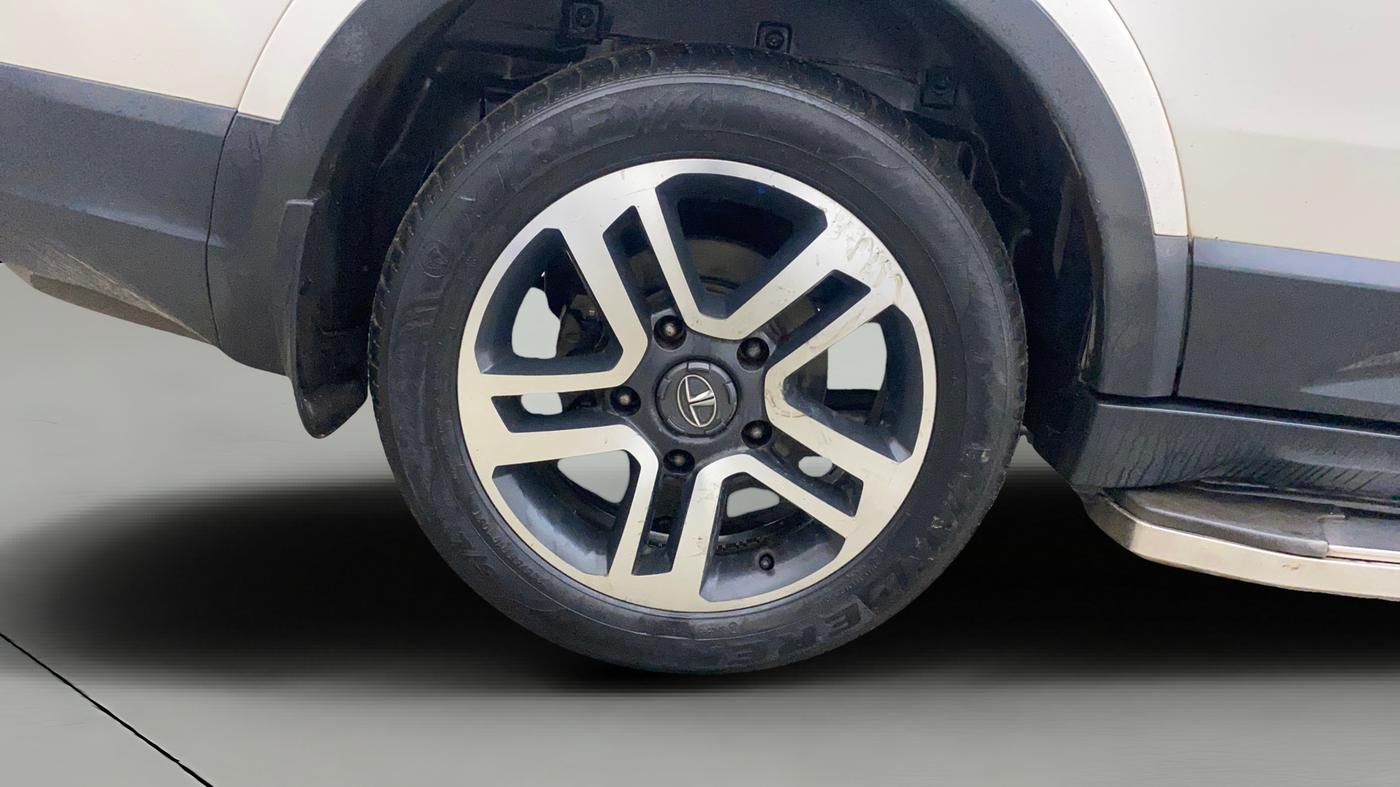 2018 Tata Hexa XT 4X4 7 STR, Diesel, Manual, 1,15,391 km, Right Rear Wheel