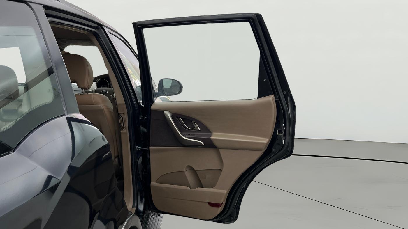 2013 Mahindra XUV500 W6, Diesel, Manual, 77,330 km, RHS Rear Door