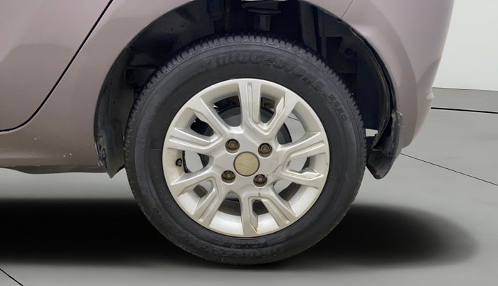 2018 Tata Tiago XZ PETROL, Petrol, Manual, 30,975 km, Left Rear Wheel