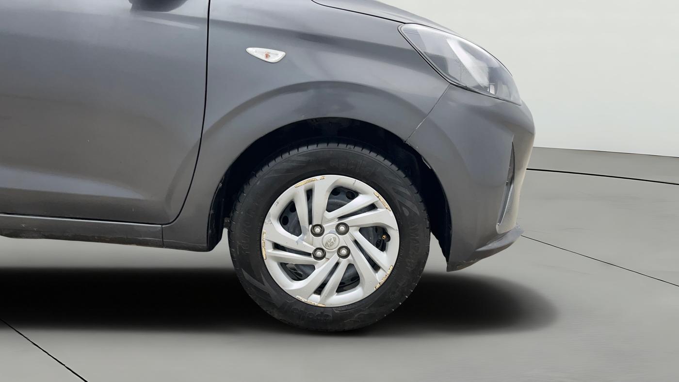 2022 Hyundai AURA S 1.2 CNG, CNG, Manual, 63,952 km, Right Front Wheel