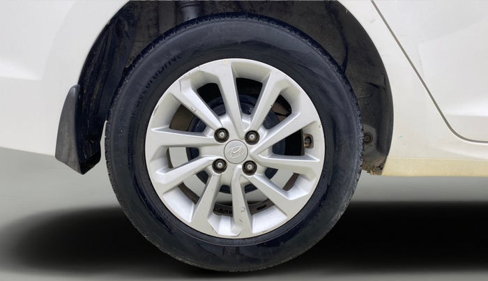 2017 Hyundai Verna 1.6 EX VTVT AT, Petrol, Automatic, 46,701 km, Right Rear Wheel