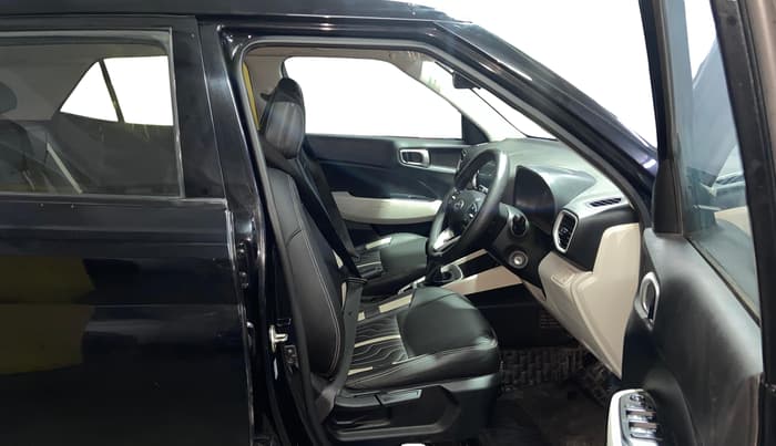 2023 Hyundai VENUE S(O) 1.2, Petrol, Manual, 17,272 km, Right Side Front Door Cabin