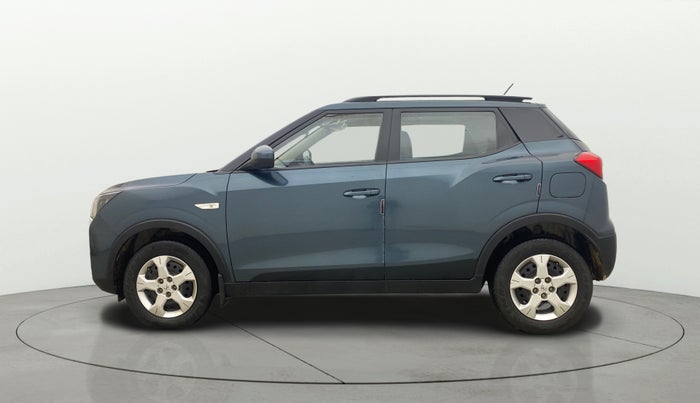 2023 Mahindra XUV300 W6 1.5 DIESEL AMT, Diesel, Automatic, 24,240 km, Left Side