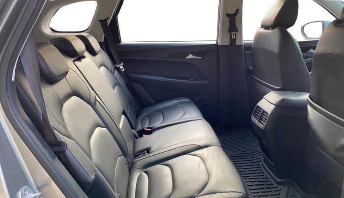 2019 MG HECTOR SHARP 1.5 DCT PETROL, Petrol, Automatic, 82,204 km, Right Side Rear Door Cabin