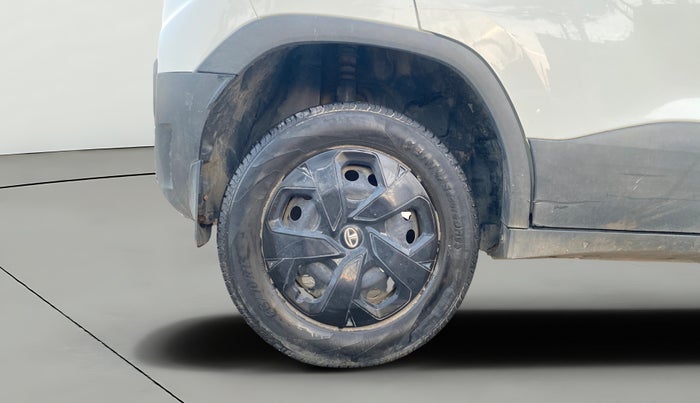 2022 Tata PUNCH ADVENTURE MT, Petrol, Manual, 29,257 km, Right Rear Wheel