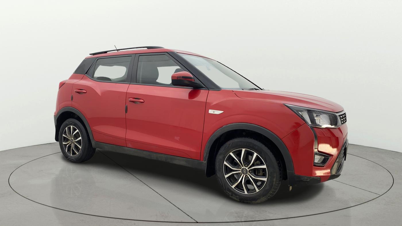 2022 Mahindra XUV300 W6 1.5 DIESEL AMT, Diesel, Automatic, 60,791 km, Right Front Diagonal