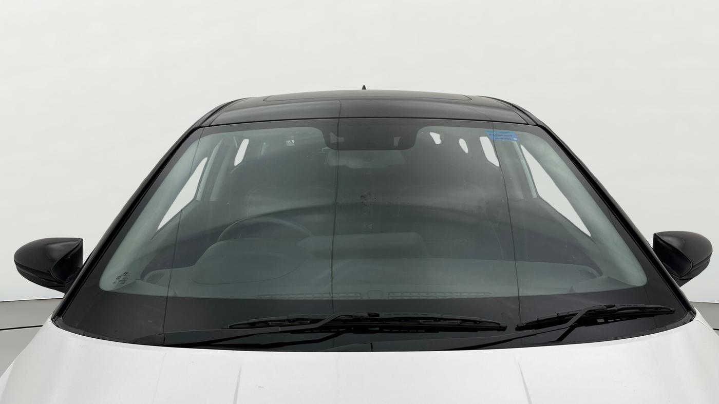 2022 Hyundai NEW I20 ASTA (O) 1.2 MT DUAL TONE, Petrol, Manual, 10,336 km, Front Windshield