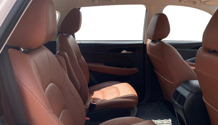 2021 MG HECTOR PLUS SMART 1.5 PETROL TURBO DCT 6-STR, Petrol, Automatic, 48,801 km, Right Side Rear Door Cabin