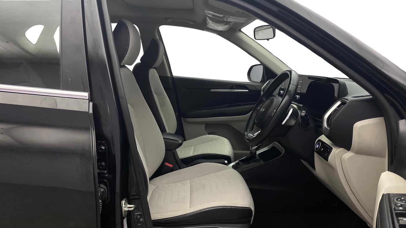 2021 KIA SONET HTX 1.5 AT, Diesel, Automatic, 1,38,639 km, Right Side Front Door Cabin