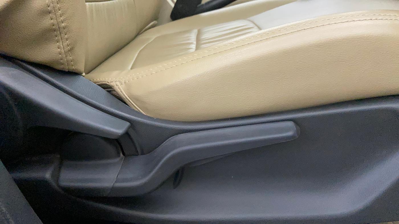2023 Honda Amaze 1.2L I-VTEC VX, Petrol, Manual, 29,299 km, Driver Side Adjustment Panel