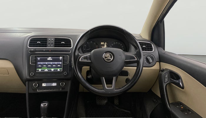 2016 Skoda Rapid STYLE 1.6 MPI AT, Petrol, Automatic, 61,090 km, Steering Wheel Close Up