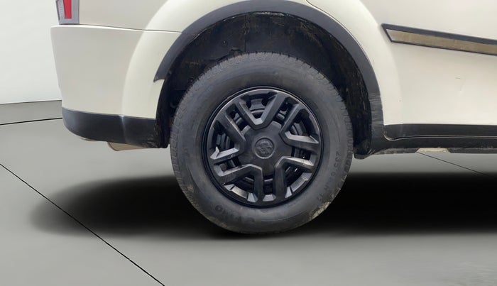 2017 Mahindra XUV500 W6, Diesel, Manual, 99,718 km, Right Rear Wheel