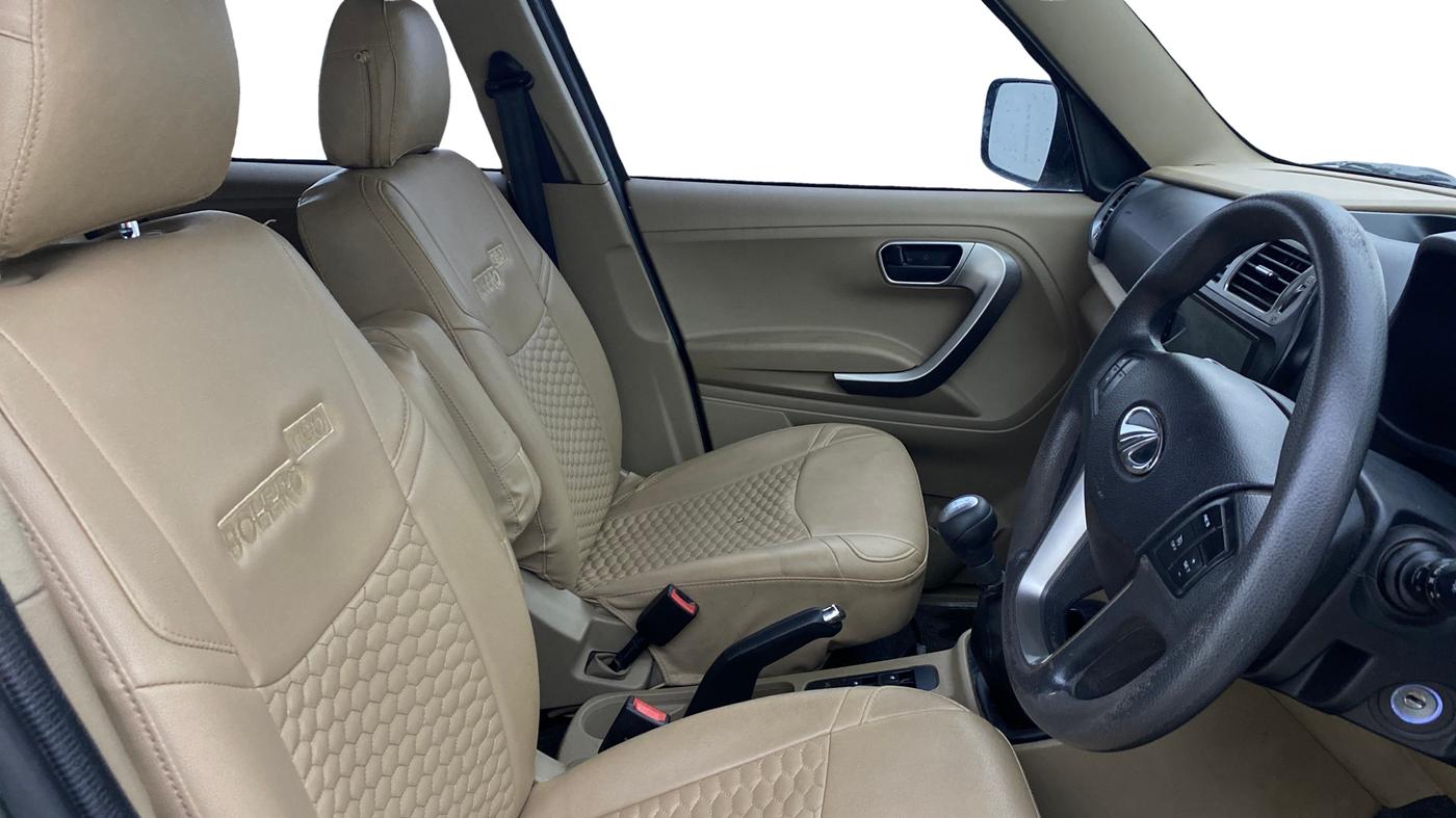 2021 Mahindra BOLERO NEO N10 R, Diesel, Manual, 46,615 km, Right Side Front Door Cabin