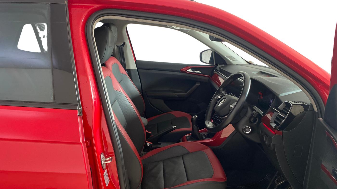2023 Skoda KUSHAQ  MONTE CARLO 1.0L TSI MT, Petrol, Manual, 20,303 km, Right Side Front Door Cabin