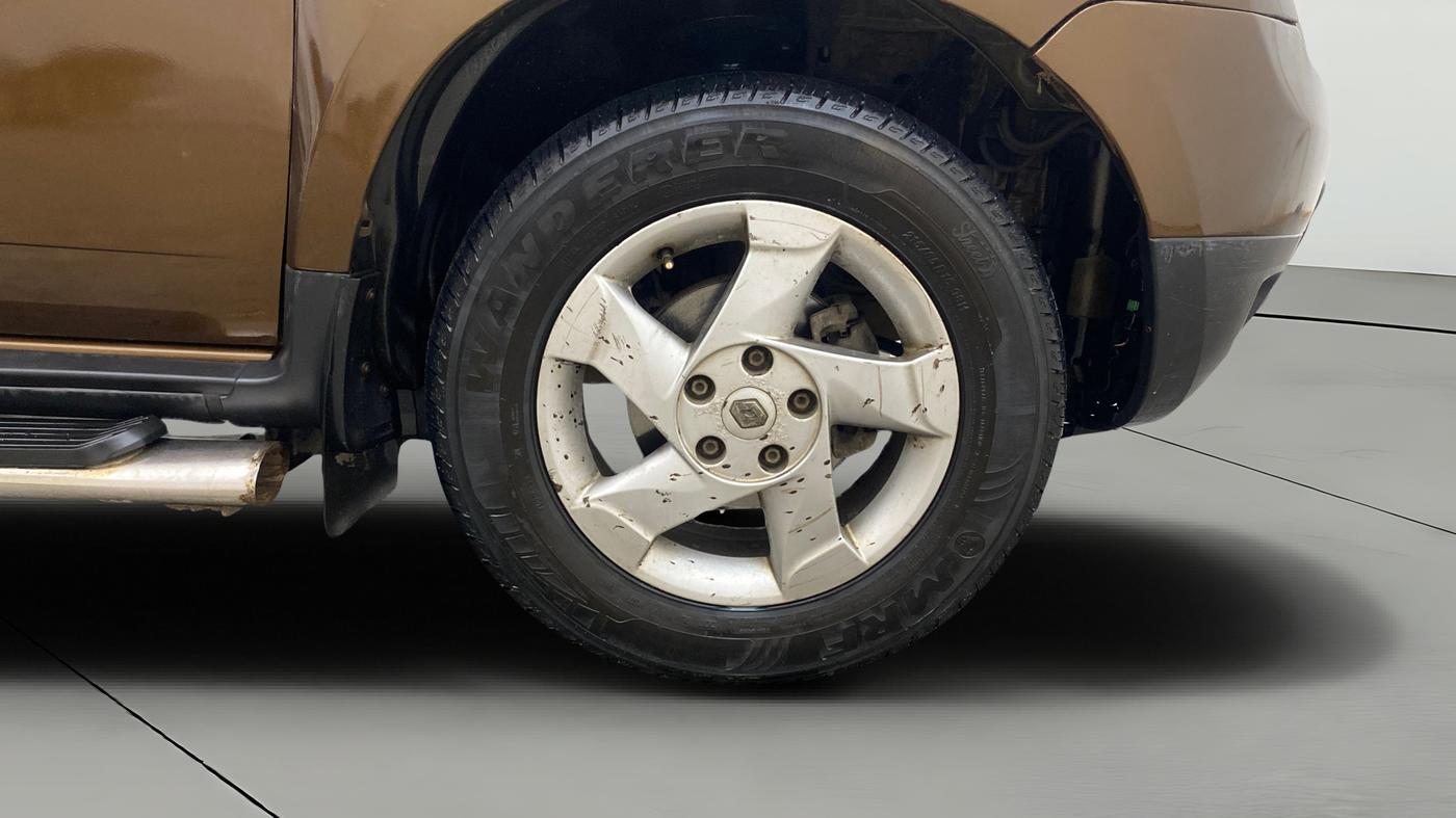 2014 Renault Duster 85 PS RXL DIESEL, Diesel, Manual, 1,08,670 km, Right Front Wheel