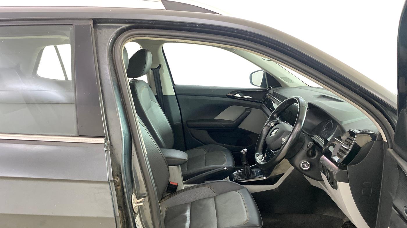 2021 Skoda KUSHAQ STYLE 1.0L TSI MT, Petrol, Manual, 84,898 km, Right Side Front Door Cabin