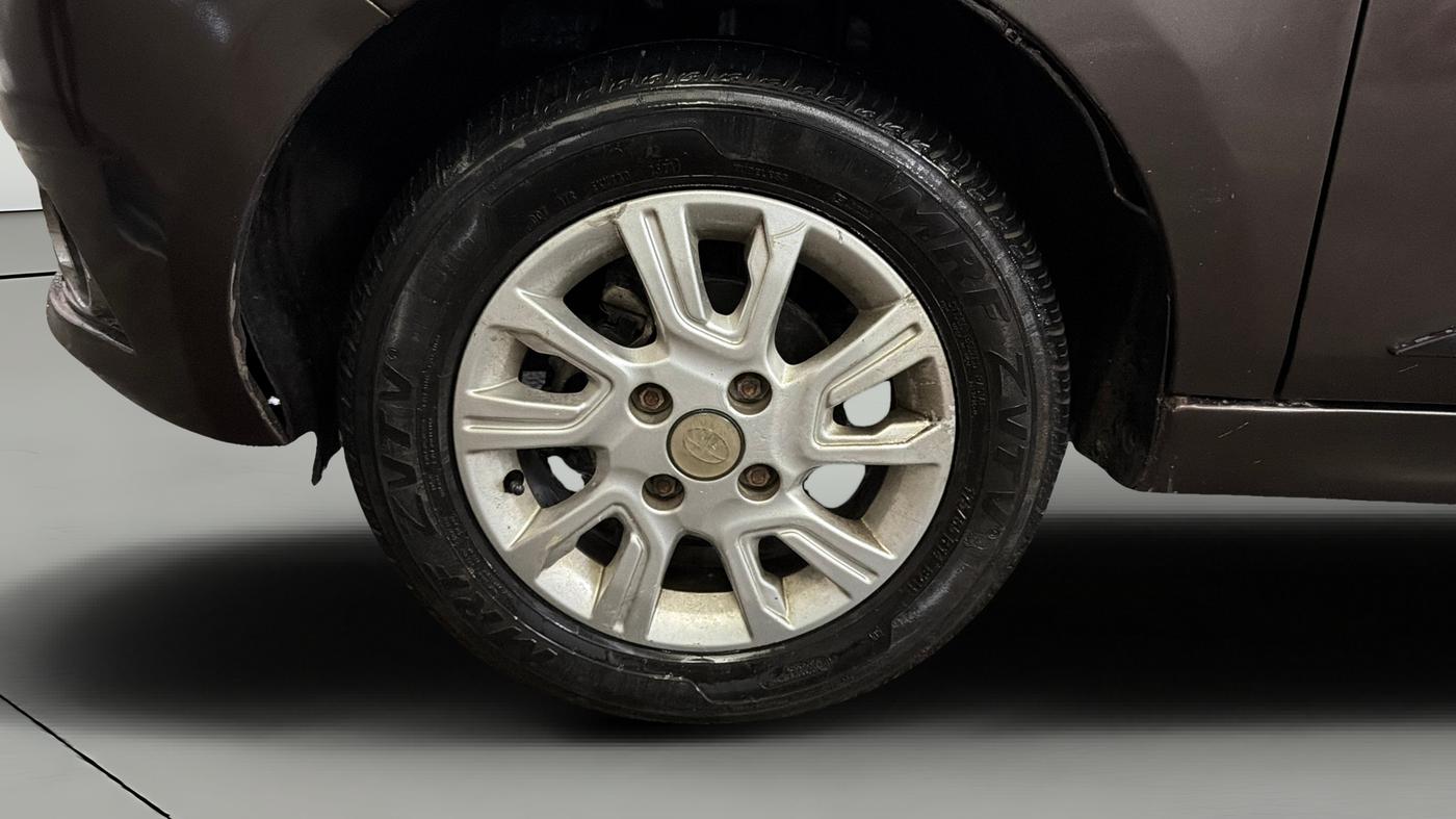 2018 Tata Tiago XZ PETROL, Petrol, Manual, 90,927 km, Left Front Wheel
