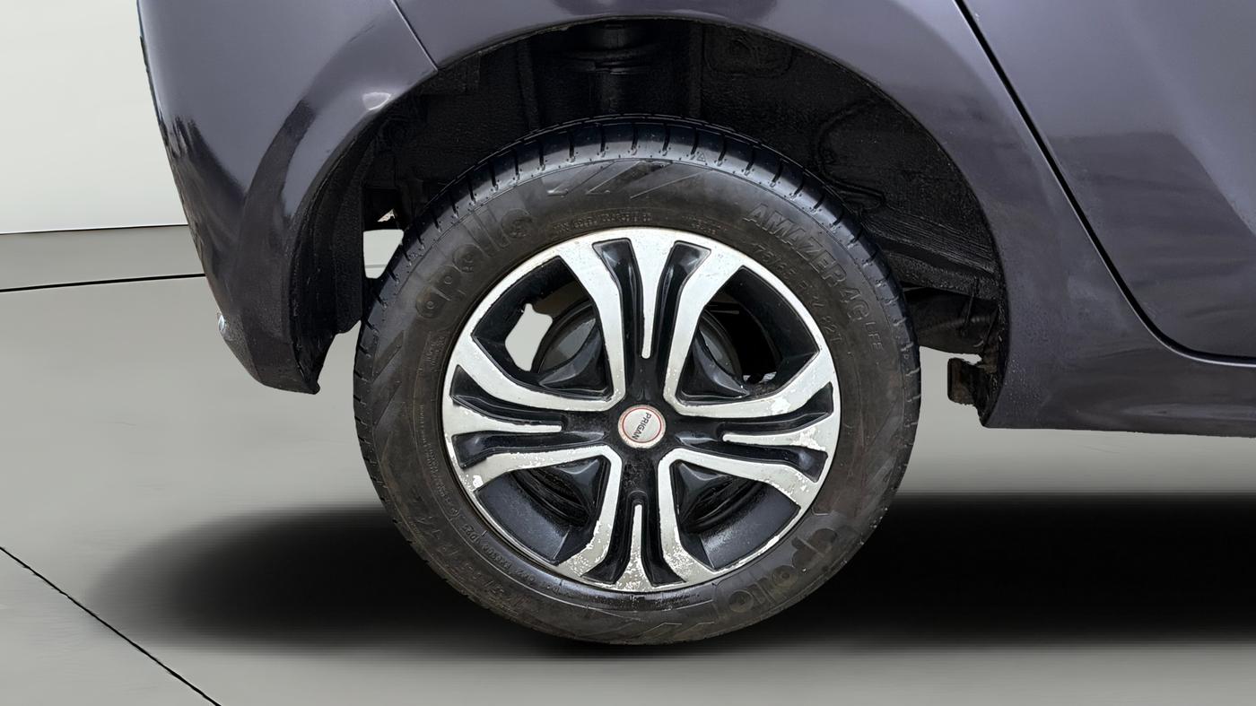 2022 Tata Tiago XZ PLUS CNG, CNG, Manual, 55,180 km, Right Rear Wheel