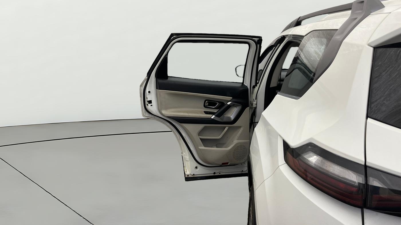 2023 Tata Safari XZ, Diesel, Manual, 40,943 km, LHS Rear Door