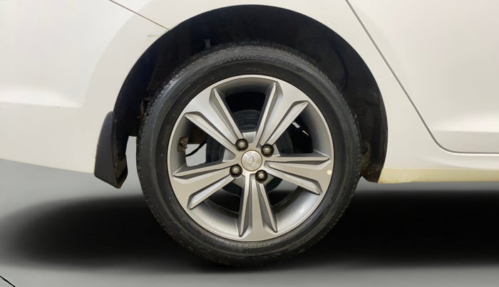 2019 Hyundai Verna 1.6 VTVT SX (O) AT, Petrol, Automatic, 79,119 km, Right Rear Wheel