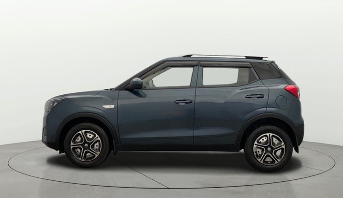 2022 Mahindra XUV300 W4 1.2 PETROL, Petrol, Manual, 91,761 km, Left Side
