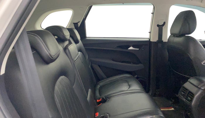 2021 MG HECTOR SHINE 1.5 PETROL TURBO CVT, Petrol, Automatic, 42,449 km, Right Side Rear Door Cabin