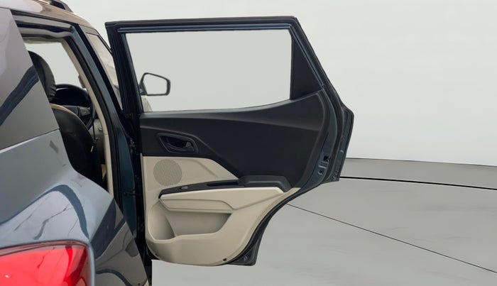 2023 Mahindra XUV300 W6 1.2 PETROL, Petrol, Manual, 13,812 km, RHS Rear Door