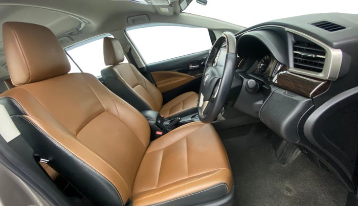 2022 Toyota Innova Crysta 2.7 ZX AT 7 STR, Petrol, Automatic, 32,464 km, Right Side Front Door Cabin
