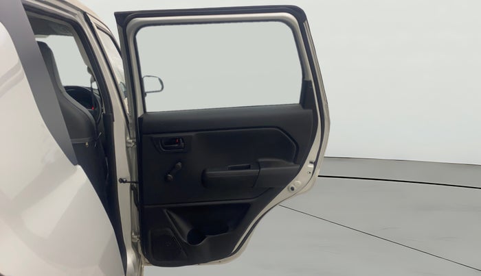 2025 Maruti New Wagon-R LXI 1.0, Petrol, Manual, 5,414 km, RHS Rear Door