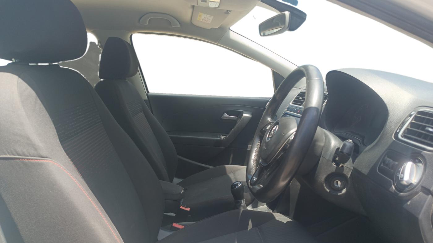2019 Volkswagen Polo HIGHLINE PLUS 1.5 16 ALLOY, Diesel, Manual, 91,371 km, Right Side Front Door Cabin