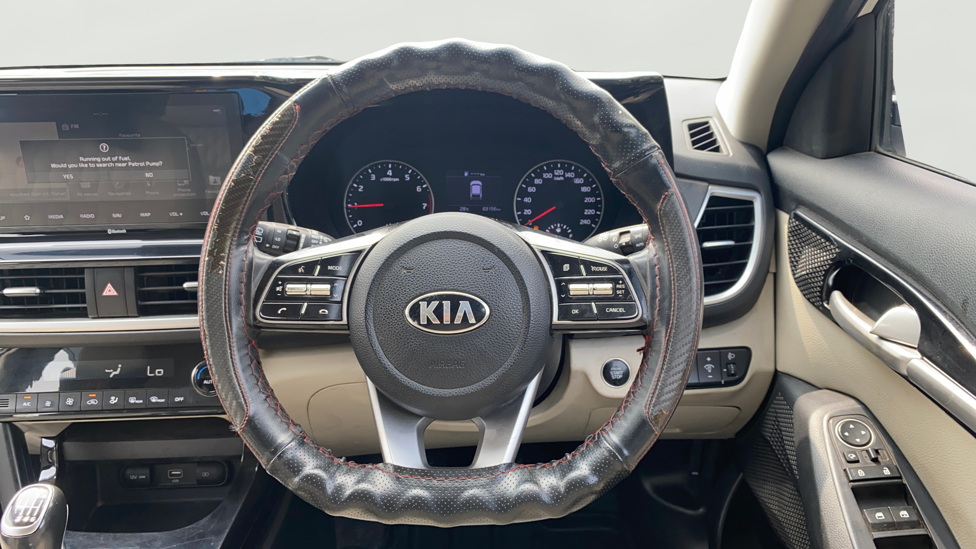camera-Steering-Wheel-Close-Up