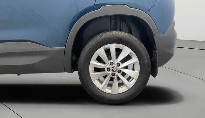 2025 Skoda Kylaq Signature, Petrol, Manual, 6,138 km, Left Rear Wheel