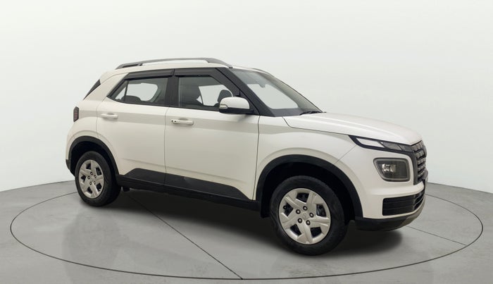 2022 Hyundai VENUE SX 1.2 PETROL, Petrol, Manual, 33,900 km, Right Front Diagonal