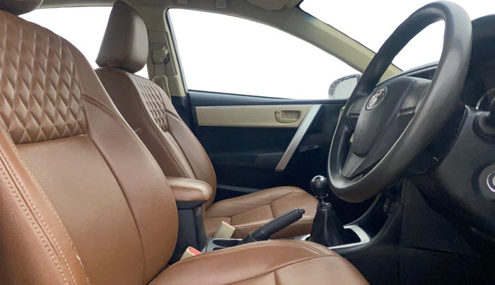 2015 Toyota Corolla Altis JS PETROL, Petrol, Manual, 85,878 km, Right Side Front Door Cabin