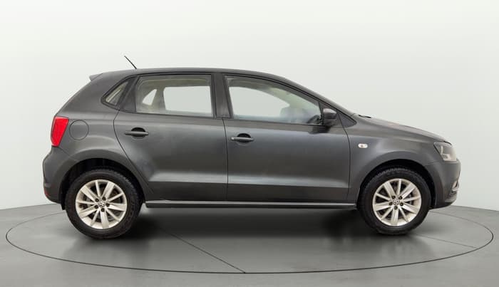 2015 Volkswagen Polo COMFORTLINE 1.2L, Petrol, Manual, 1,10,848 km, Right Side View